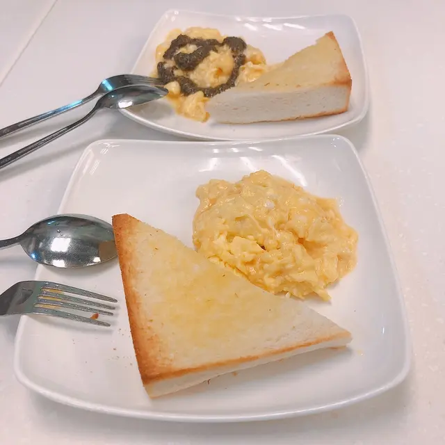 牛乳炒蛋多士