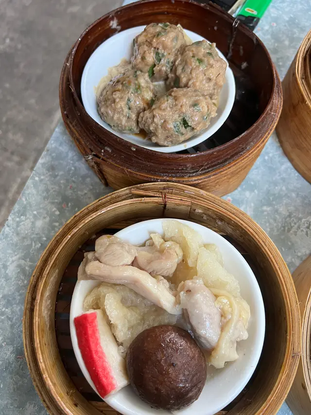 北菇棉花雞，山竹牛肉球