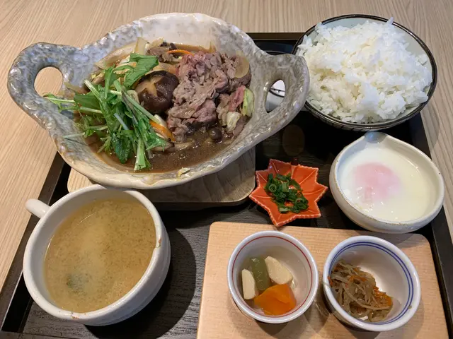 湯、前菜 好味 主菜可以但不夠熱,如果可以再熱啲就好