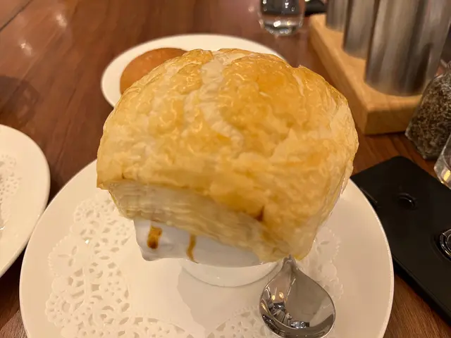 酥皮龍蝦湯