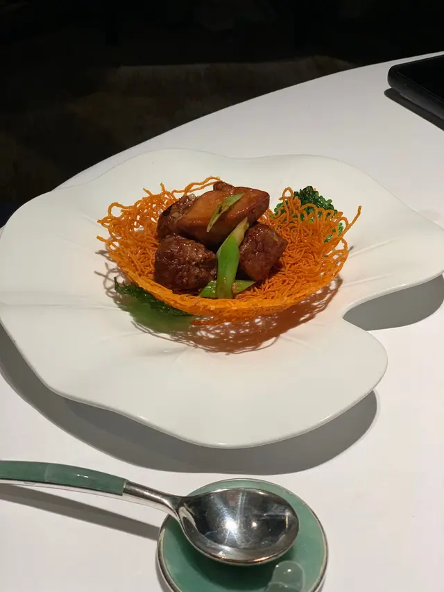 醬爆和牛鴨肝黃金盞🐃