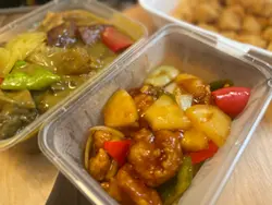 菠萝咕噜虾球