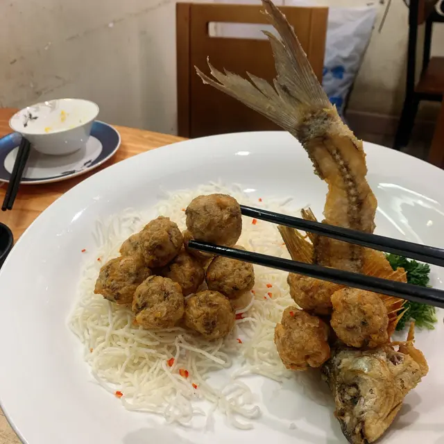 骨香酥炸手打鯪魚球