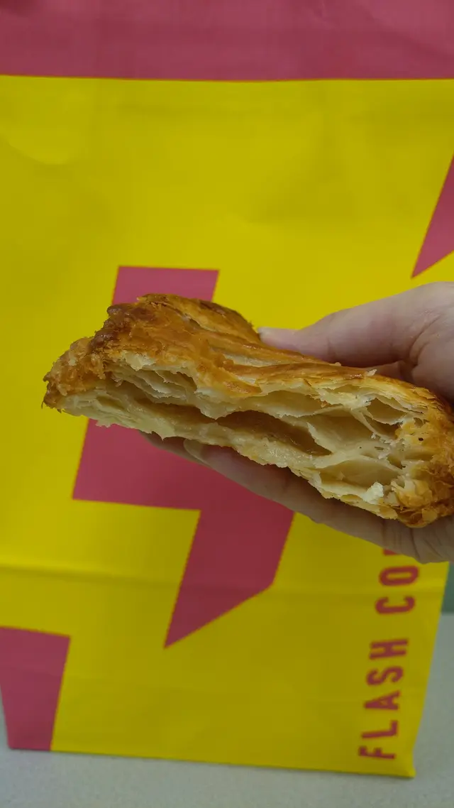 金黃色的外層入口十分酥脆
