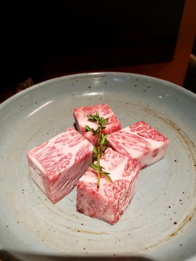 和牛三角