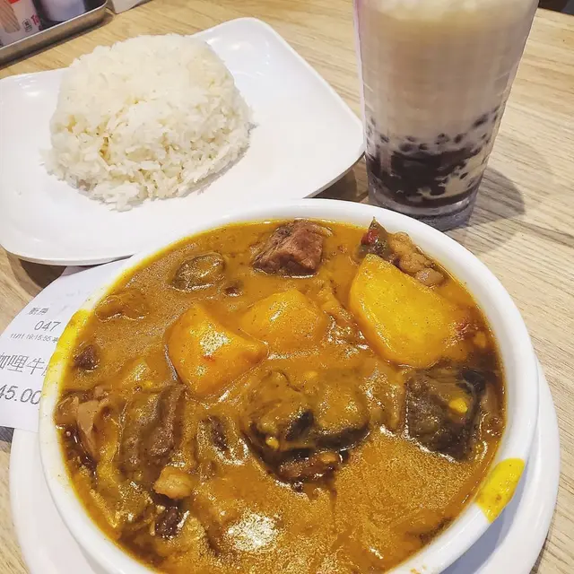 咖哩牛腩飯