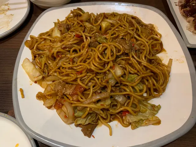 川滿居羊肉炒麵