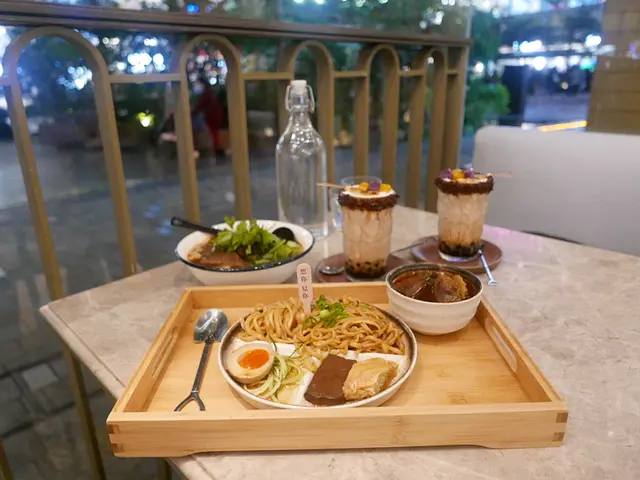 古早紅燒牛肉拌麵