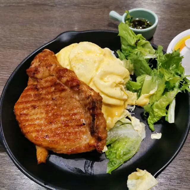 坑燒香茅豬扒炒蛋飯