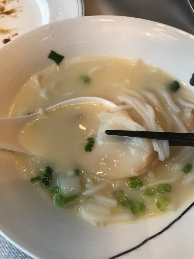 魚湯花膠泡稻庭麵