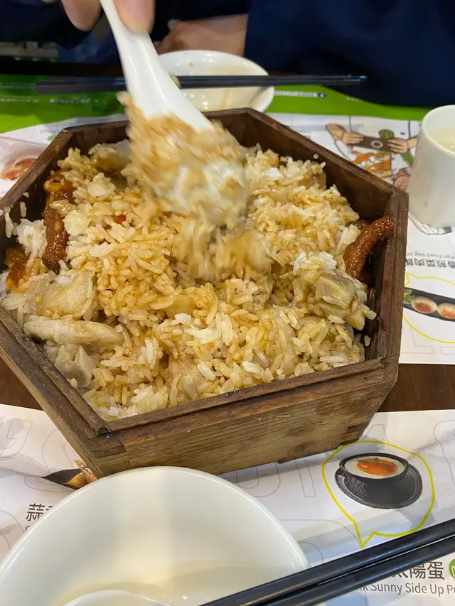 原籠蒸鳳爪排骨飯