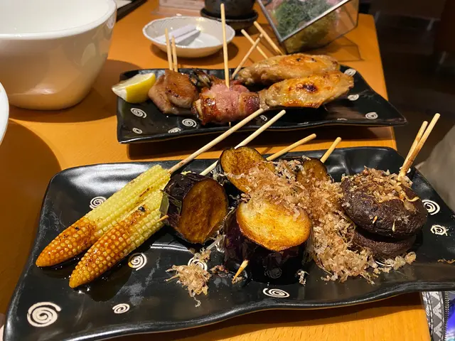 串燒必試廣島蠔, 牛舌, 白果。