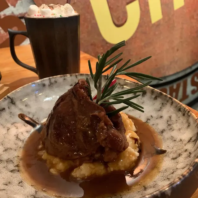 慢煮甜酒燴和牛面頰