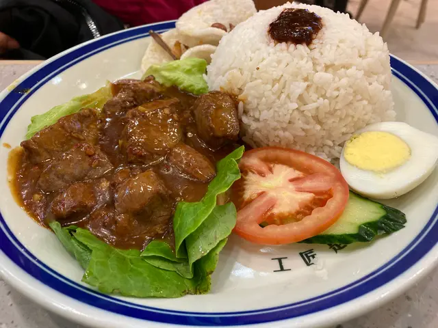 南洋醬炒牛柳粒配椰漿飯