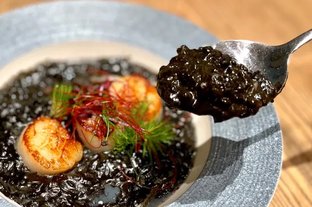 香煎帶子墨汁意大利飯