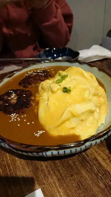 咖哩和牛汉堡扒蛋包饭