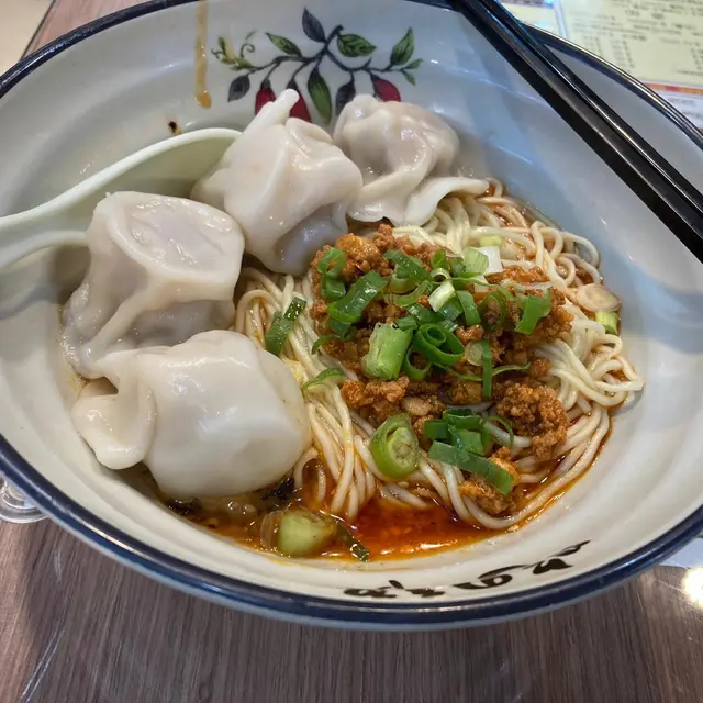 麵質幾好,餃子亦不錯,炸醬有少少辣