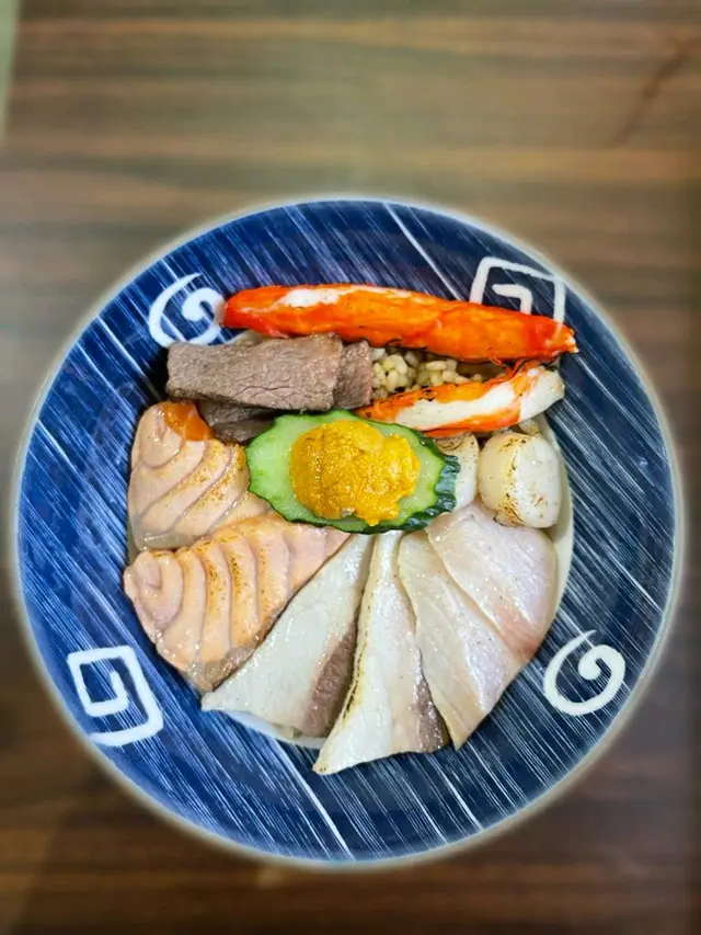 極上火炙七色丼