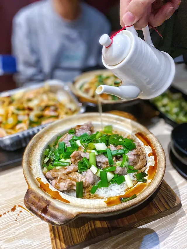 飯係粒粒分明,軟硬適中,水份啱啱好,窩蛋撈堝埋個飯,食起上嚟充滿蛋香,令到個飯味道層次更加豐富,而牛肉方面都算嫩滑,咬薄無筋,有少少肉味。