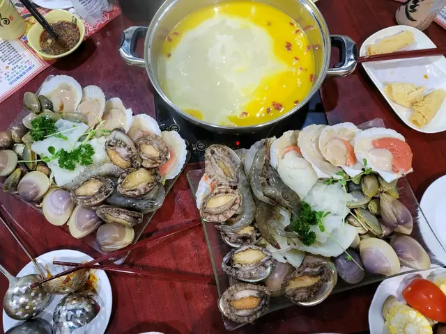 濃湯花膠雞煲