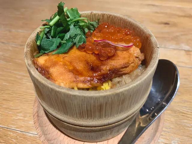 三文魚框飯