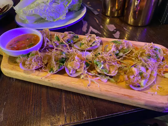 牛油蒜蓉燒大蜆