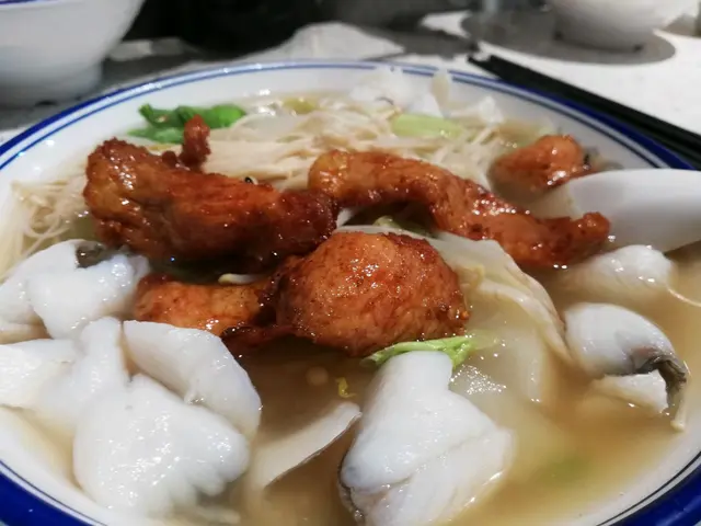 魚片雞湯米+豬頸肉