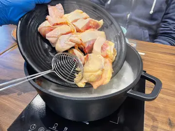 泰国椰青鸡煲