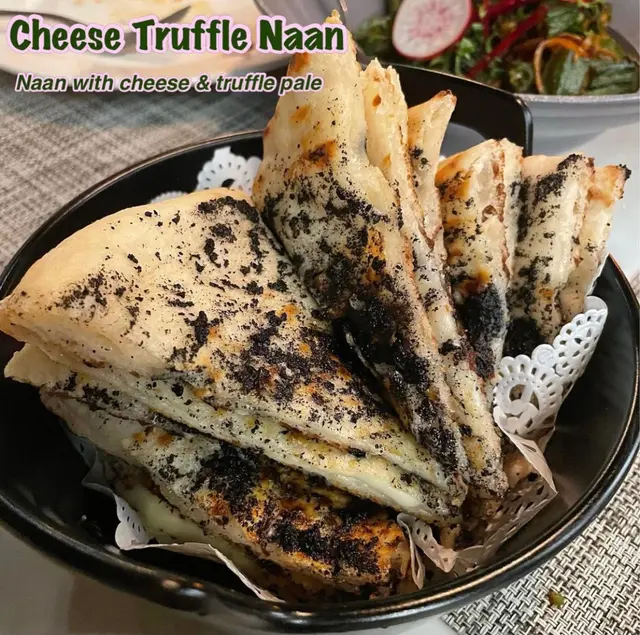 Cheese Truffle Naan 松露芝士烤餅 