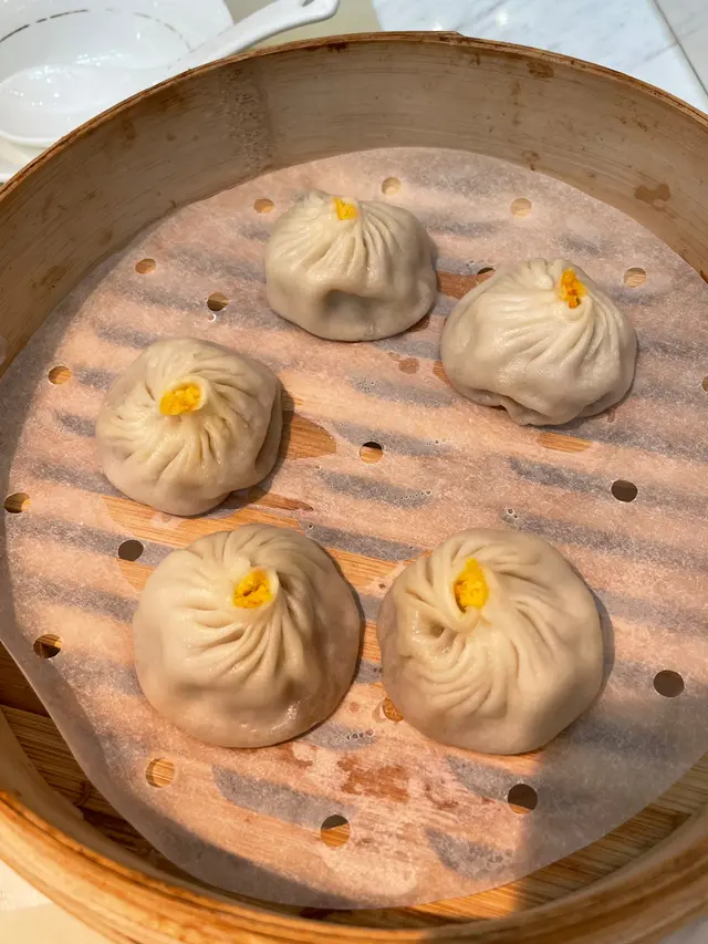 招牌蟹粉小籠包