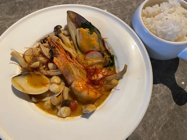 冬蔭龍蝦汁燴海鮮