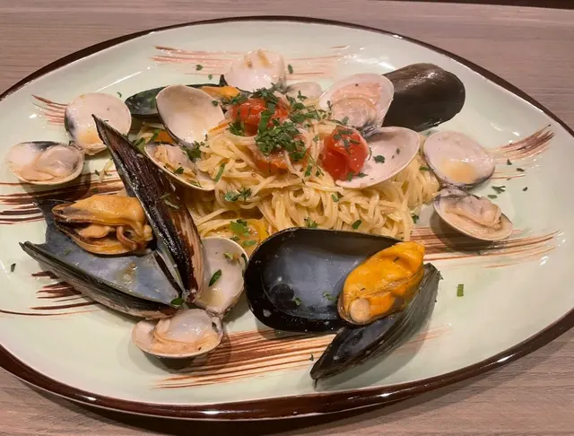 蜆肉白酒煮青口意大利粉