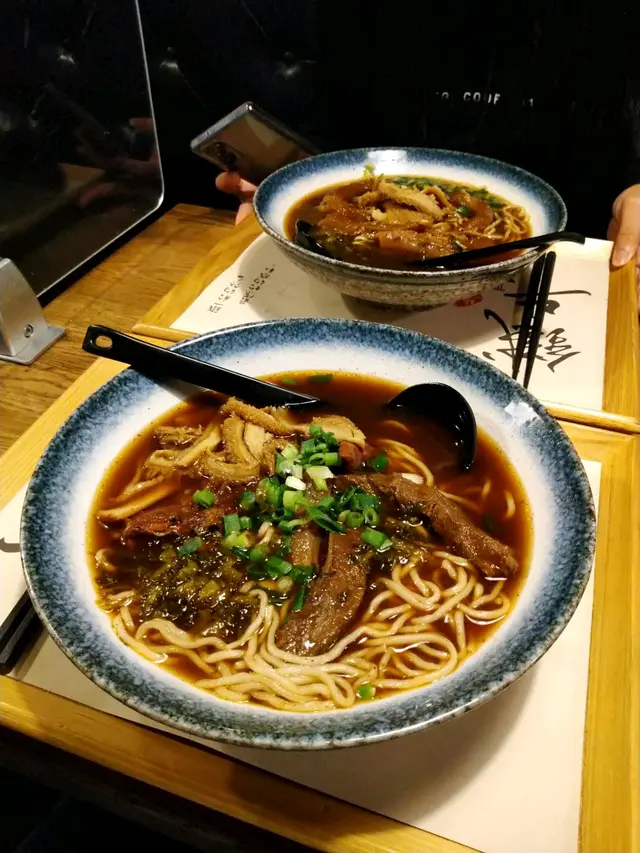 招牌紅燒牛肉麵