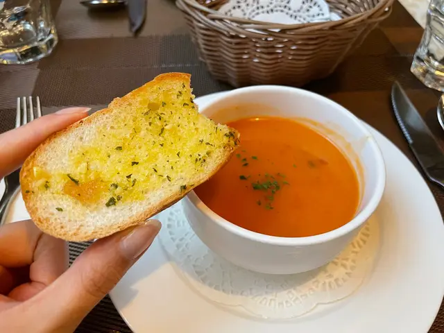 餐湯麵包