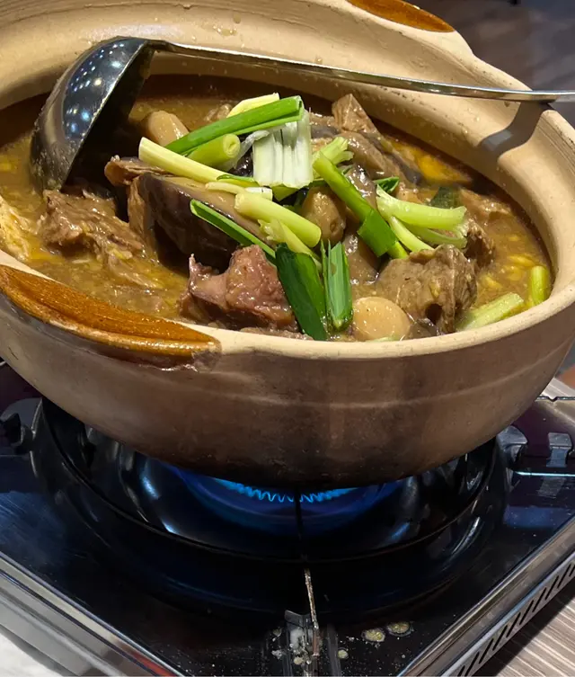 羊腩煲