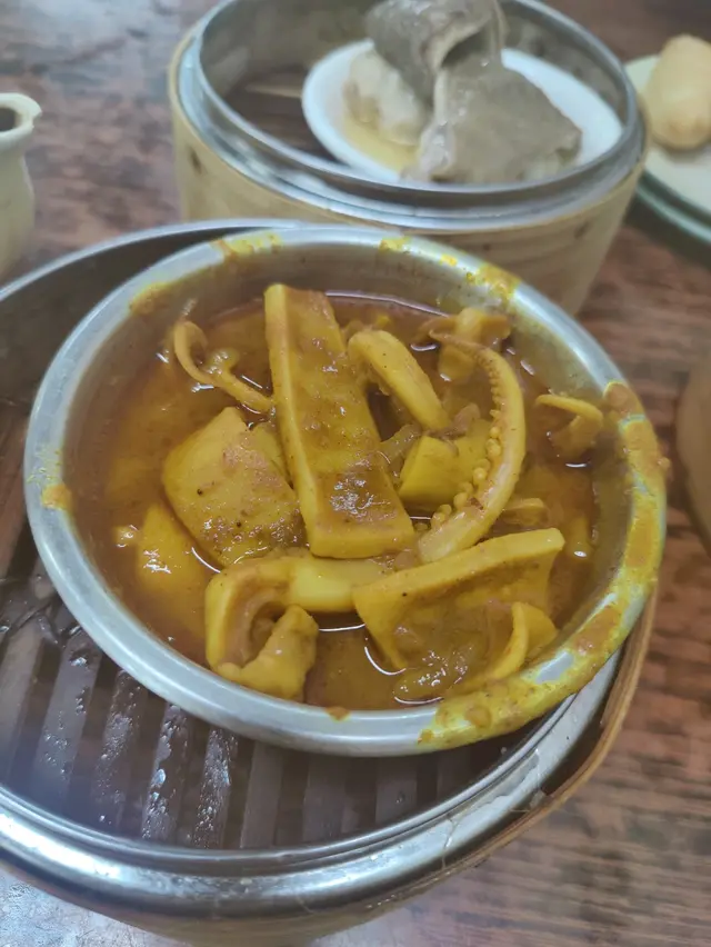 咖哩蒸土魷