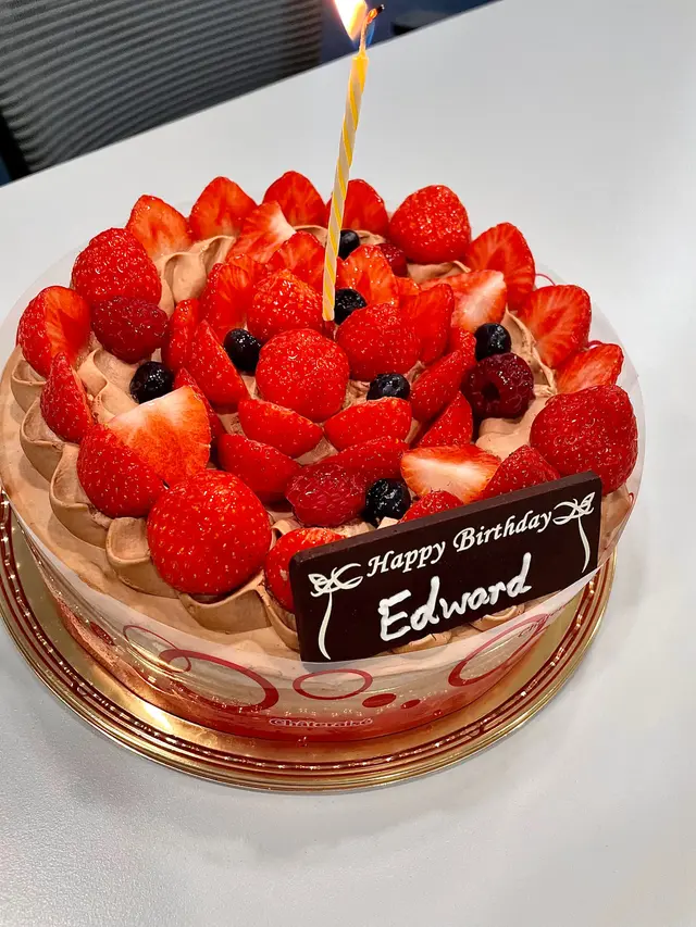 士多啤梨＆藍莓朱古力蛋糕