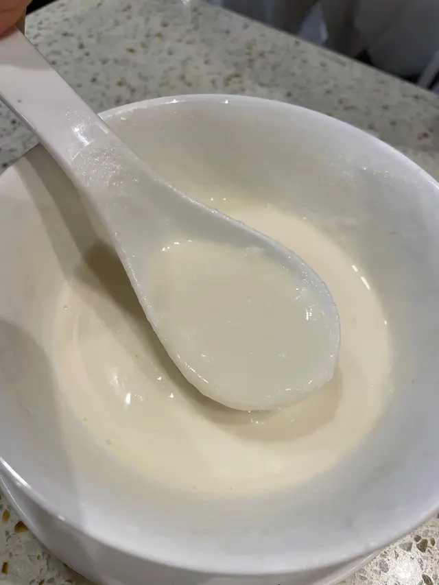 嫩滑蛋白杏仁茶