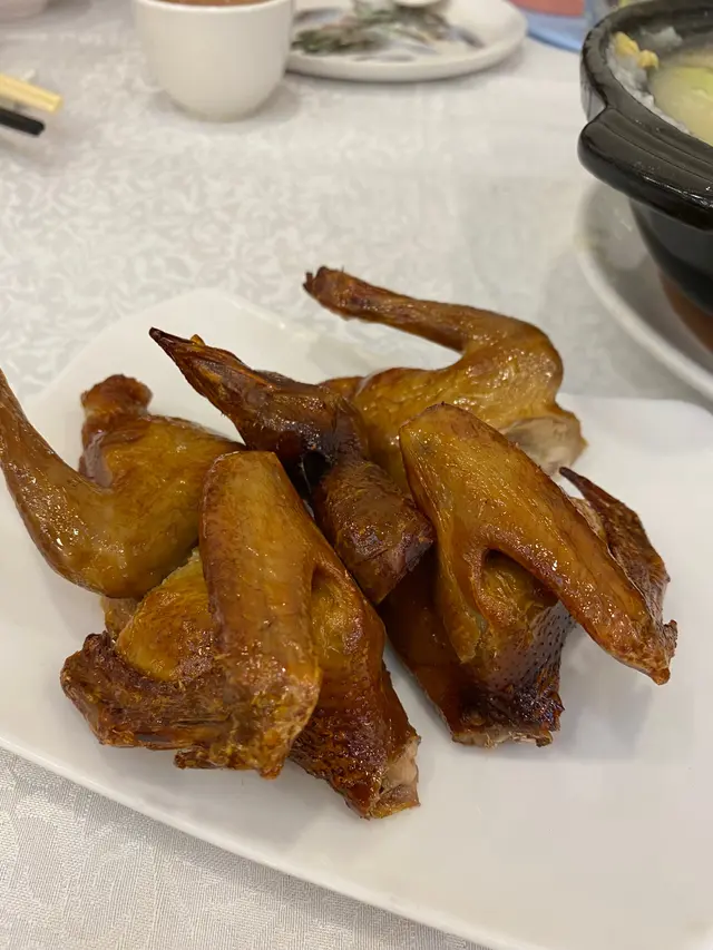 金牌燒乳鴿