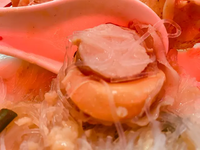 蒜蓉粉絲蒸元貝