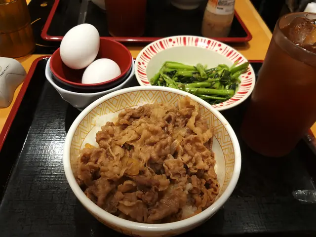 W溫泉蛋牛丼配青菜套餐
