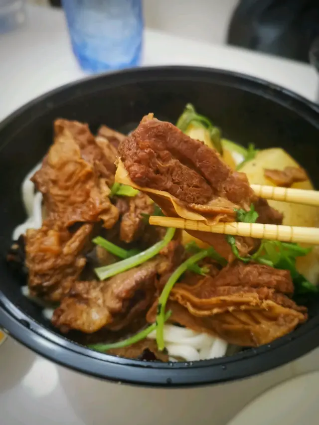 台灣藥膳牛肉麵