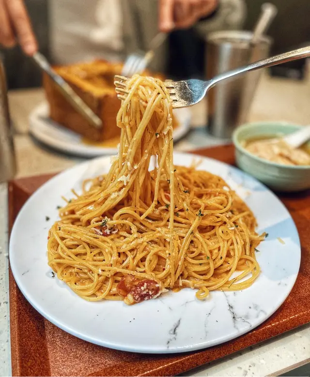 麻辣廖孖記腐乳芝士卡邦尼意粉 