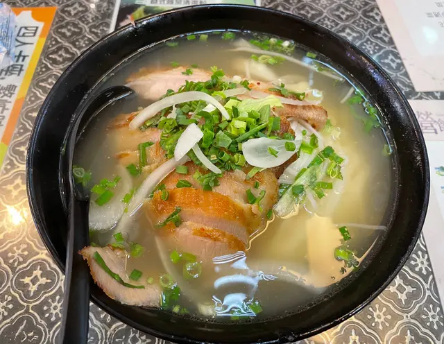 豬頸肉湯金邊粉