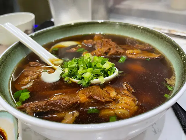 豬軟骨刀削麵