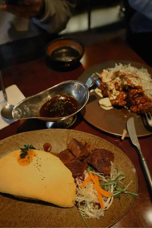 紅酒燉牛肉蛋包飯