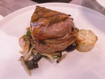 炭烧澳洲壳饲肉眼扒·红酒烧汁