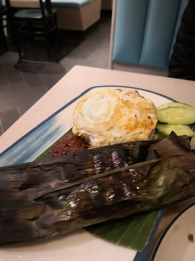 Otak otak nasi lemak（荷葉烤魚餅椰漿飯）