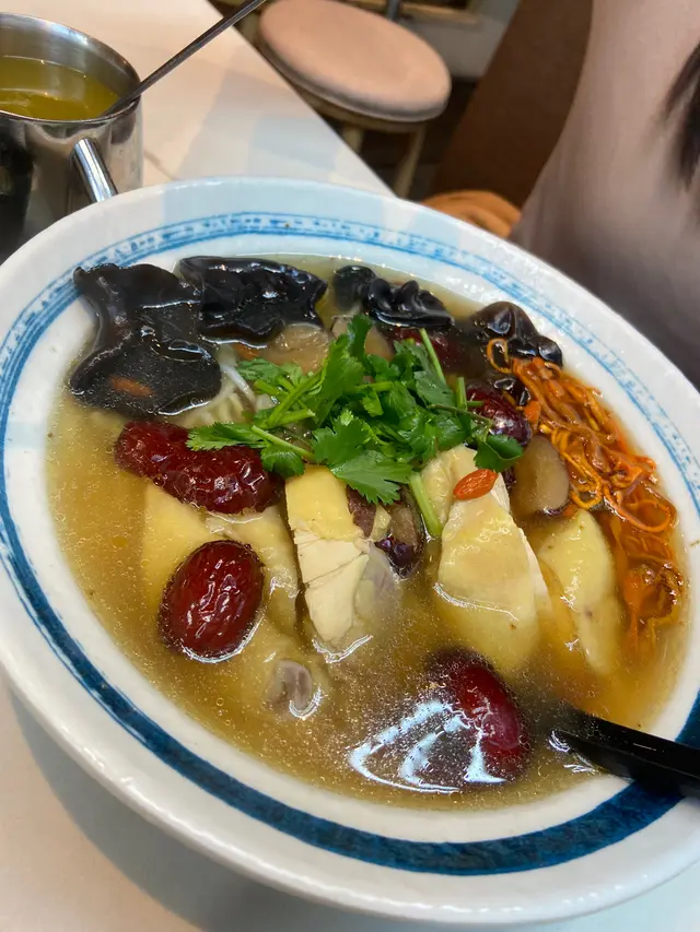 蟲草花藥膳農場雞米線