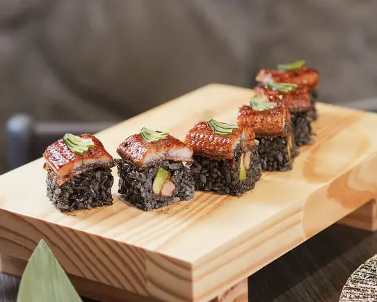 鰻魚鵝肝墨汁卷